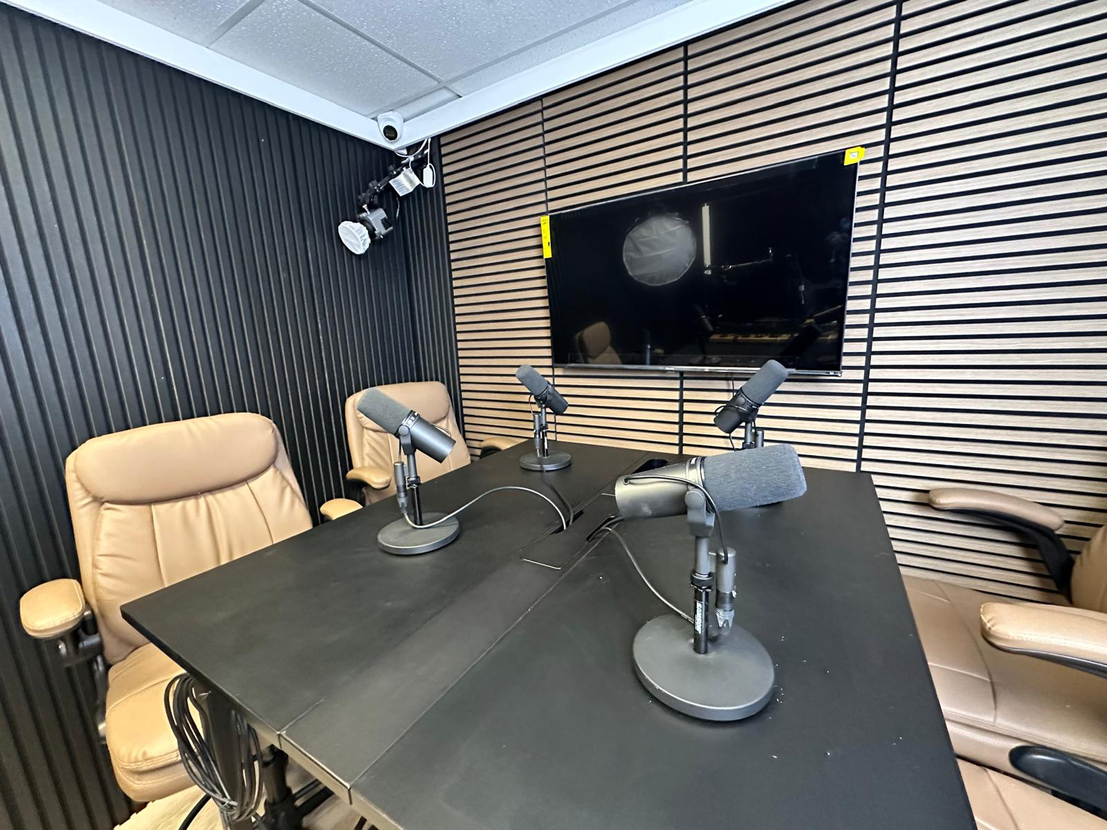 SOLO PODCAST studio format
